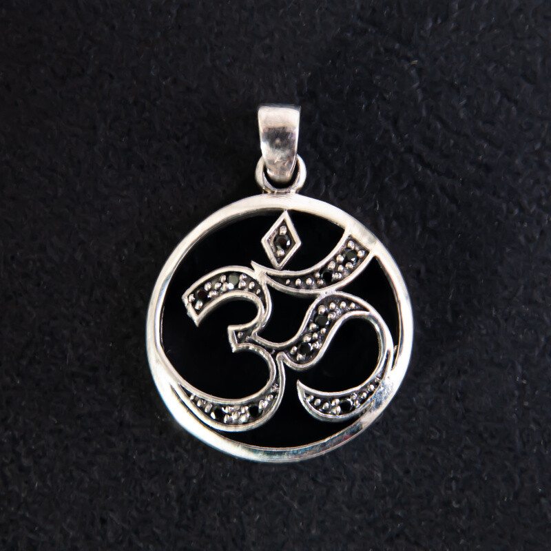 Silver Pendant Dotted Ohm in Circle