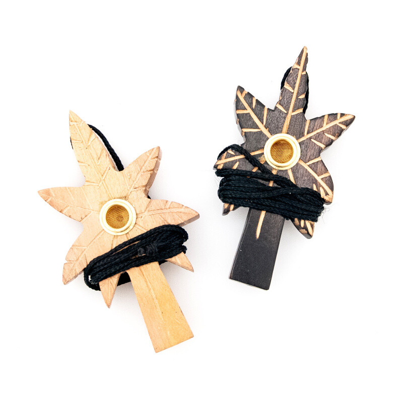 One-hitter Wood Pendant Leaf