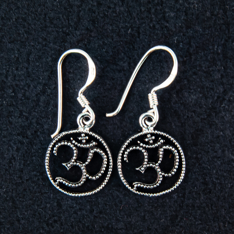 Silver Earrings Dotted Ohm in Circle