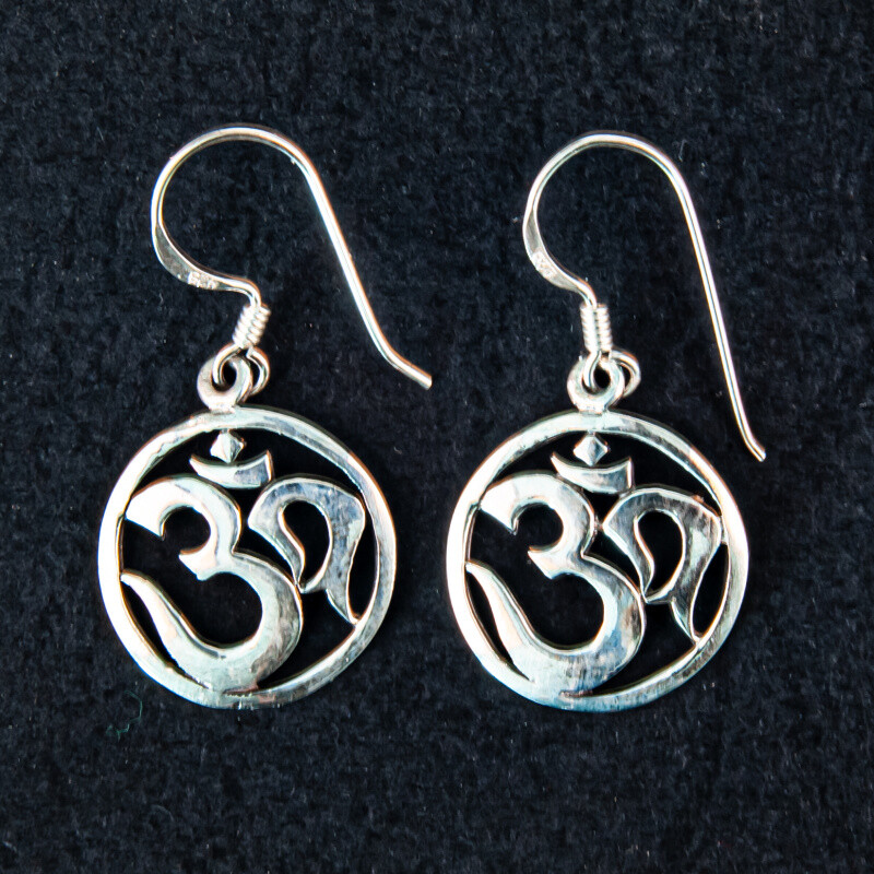 Silver Earrings Ohm in Circle