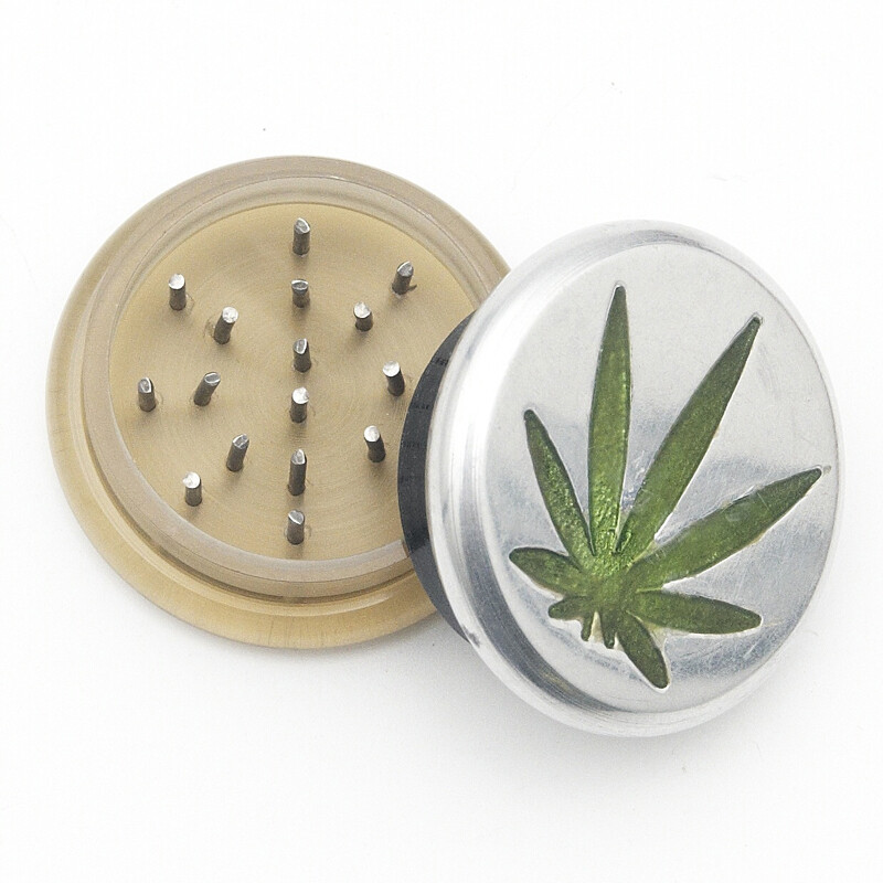 Grinder Plastic - Metal Leaf 5 cm